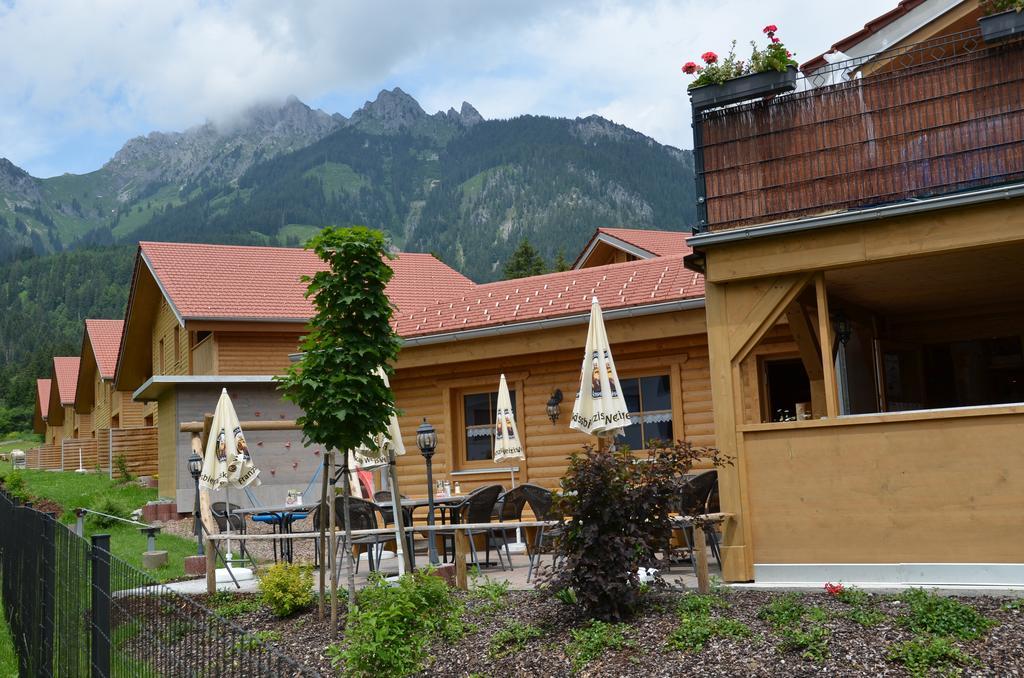 Feriendorf Am Hahnenkamm Reutte Exterior foto